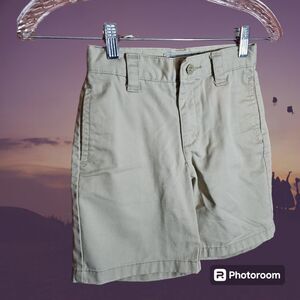 Old Navy Plain Front Khaki Shorts Size 5